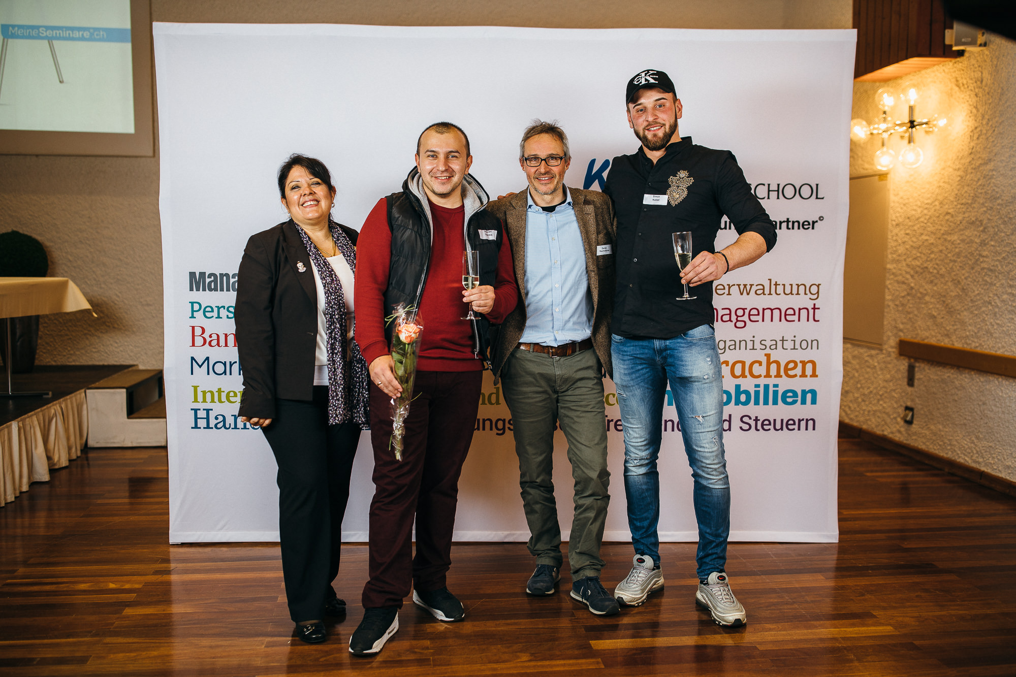 Export x3 5D4 3023 KVZ Diplomfeier Handelsschule&HWD