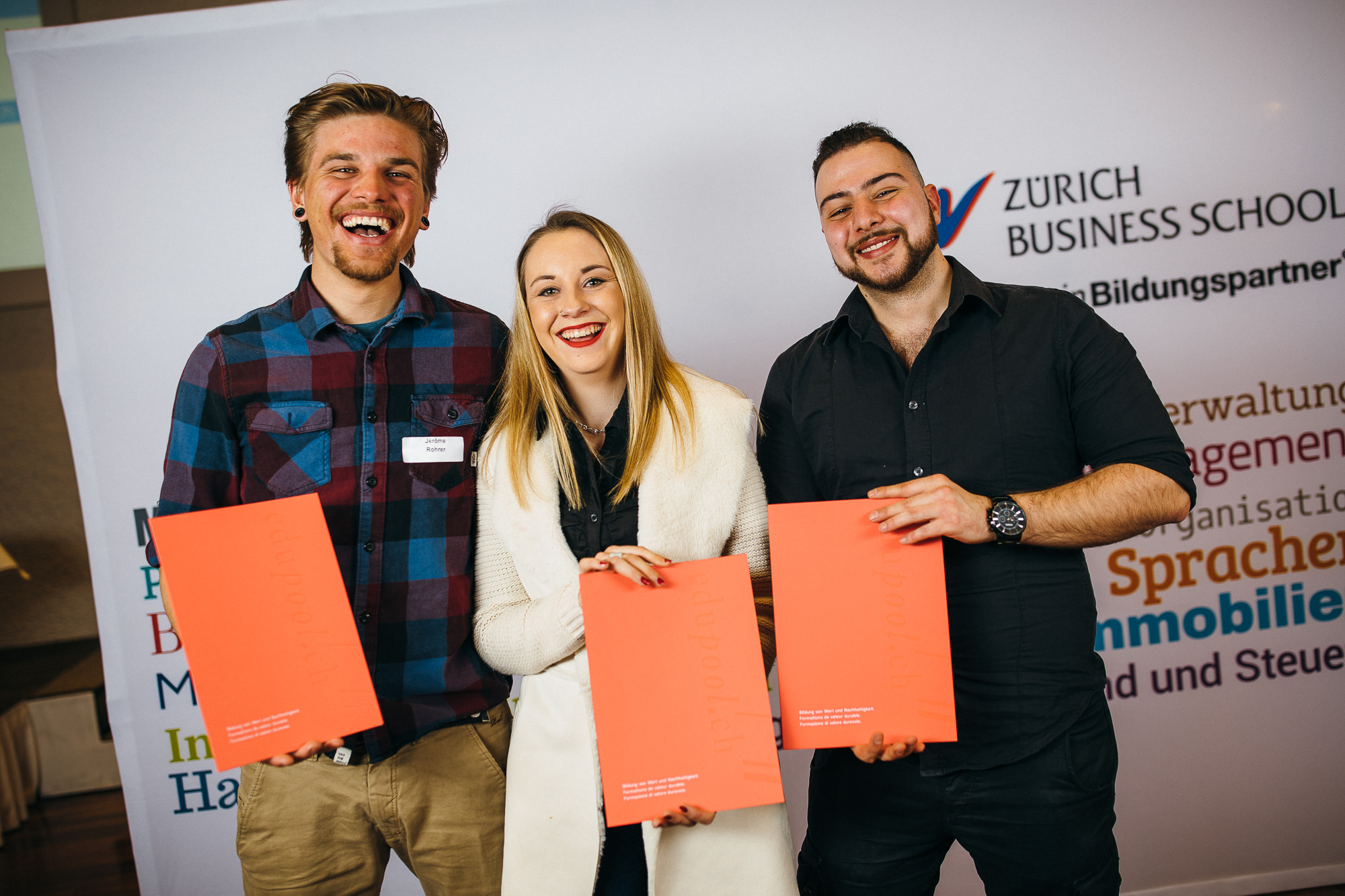 Export x3 5D4 3046 KVZ Diplomfeier Handelsschule&HWD