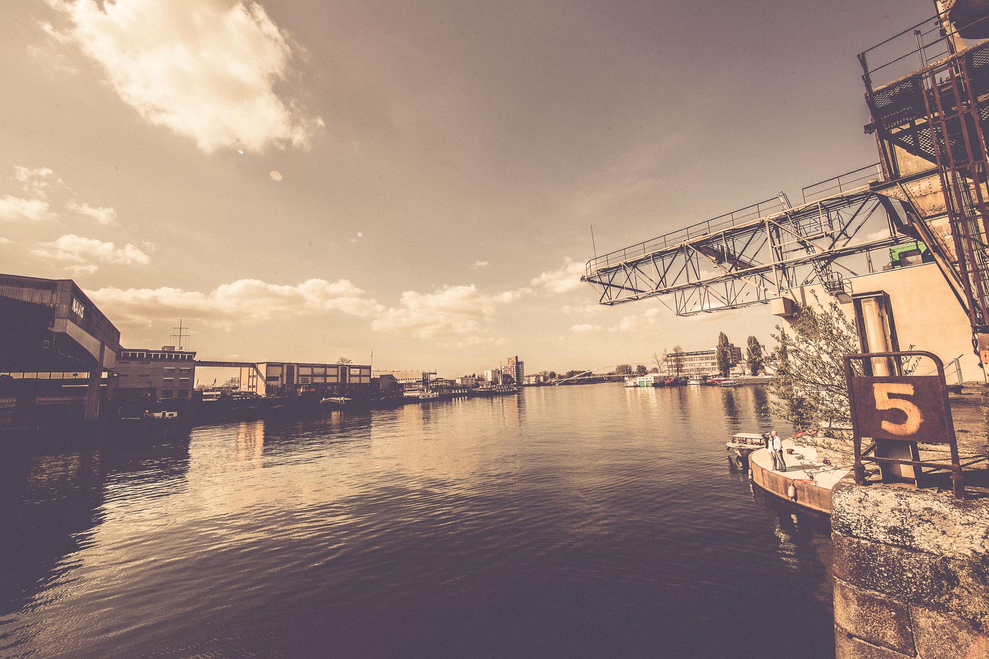 Regula und Nick basel ostquai rhein dreilaendereck 3478